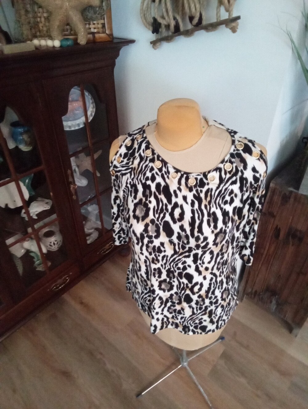 Belldini Plus Size 1X Leopard Print Short Sleeve Top in Black and Cream